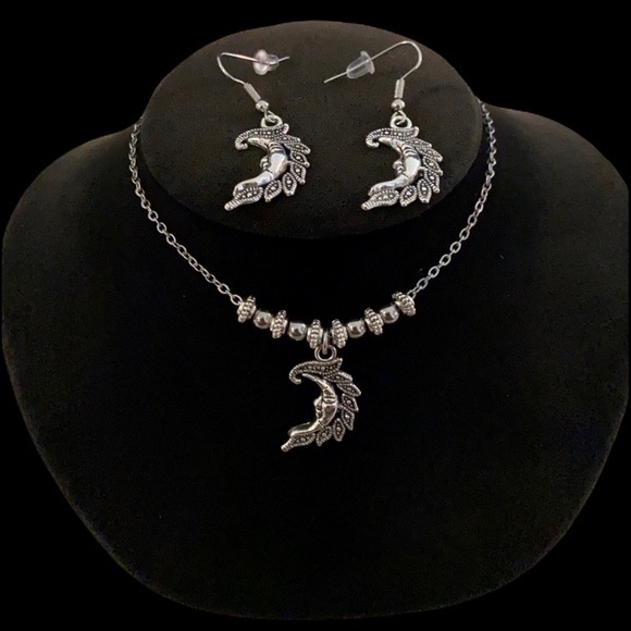 π΄ SALE ! red dot items are 2 for $25 . Bundle more than 3 and its $10 each π - Picture 6 of 11